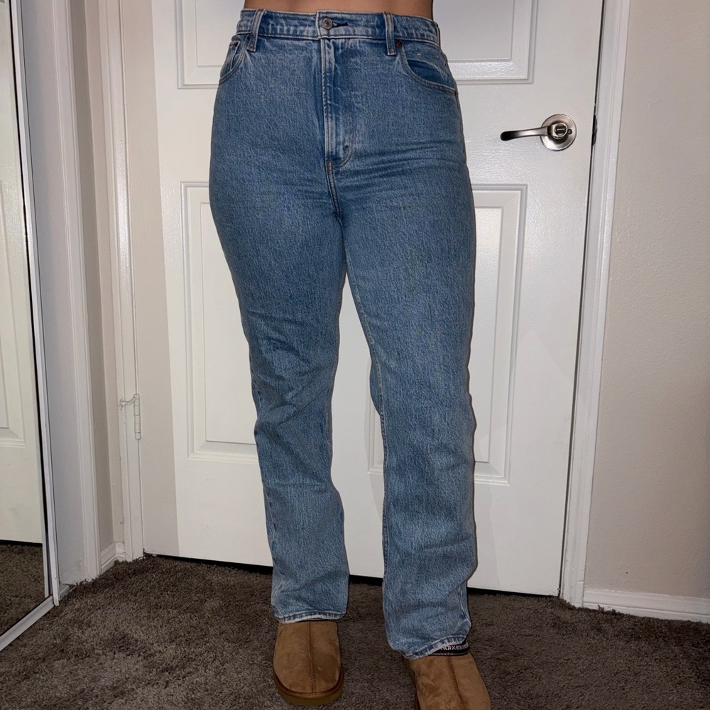 Abercrombie & Fitch Light Blue “The 90’s Straight Ultra High Rise” Jeans